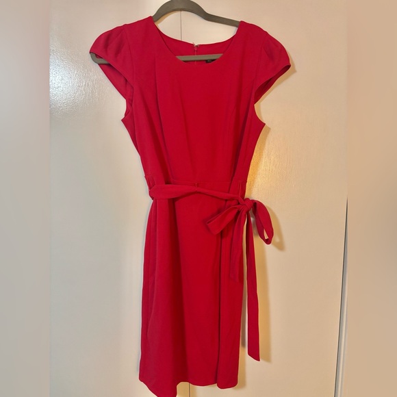 New York & Company Dresses & Skirts - EUC New York & Co Red Cap Sleeve Sheath Dress w/ Belt Size Medium